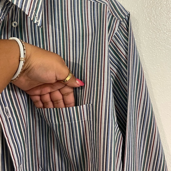 Button Up - Picture 5 of 7